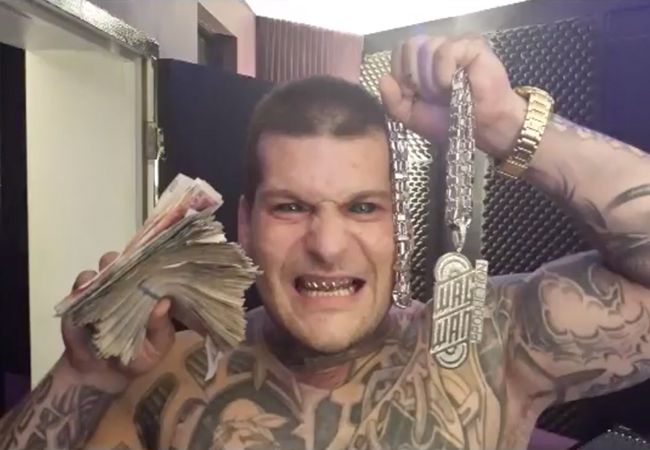 Popek Monster de gangster rapper en professioneel MMA vechter uit Polen