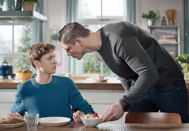 VIDEO: Rico Verhoeven zorgt ervoor dat de jeugd gezond ontbijt eet