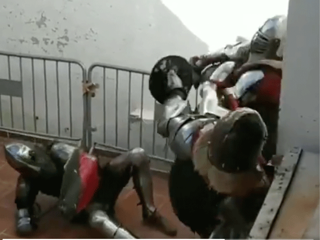Kickboks ridder doet Rico Verhoeven na (video)