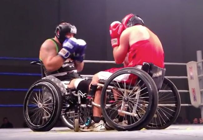 VIDEO: Rolstoel knokken in de ring! Wat nou handicap!