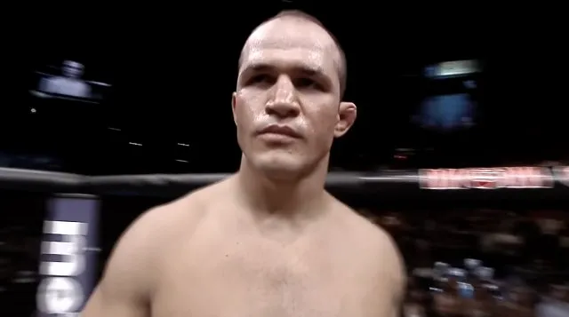 Junior Dos Santos praat trash over Brock Lesnar: ‘hij is geen echte vechter.’