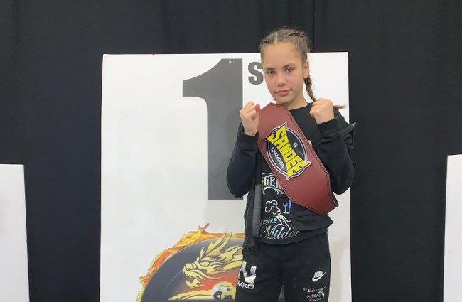 11-jarige Djenna Jacobs Europees kampioen kickboksen