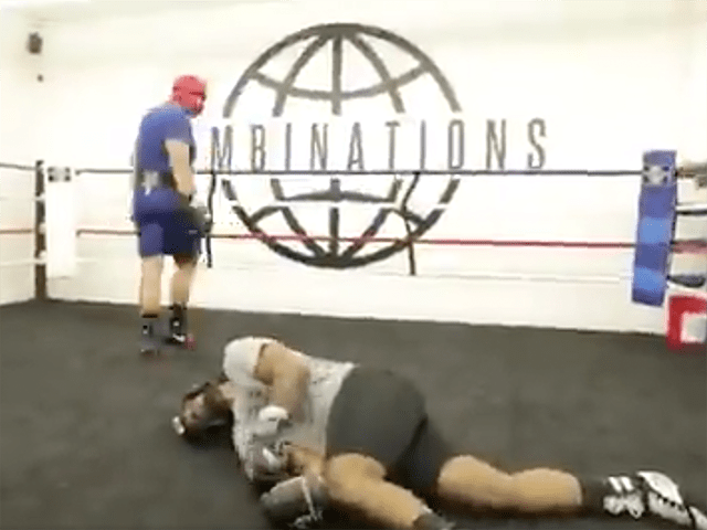 Bokskampioen slaat trainingspartner knock-out (video)