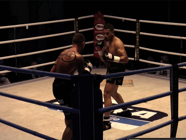 Protest tegen dubieuze uitslag bokswedstrijd Serginio Kanters