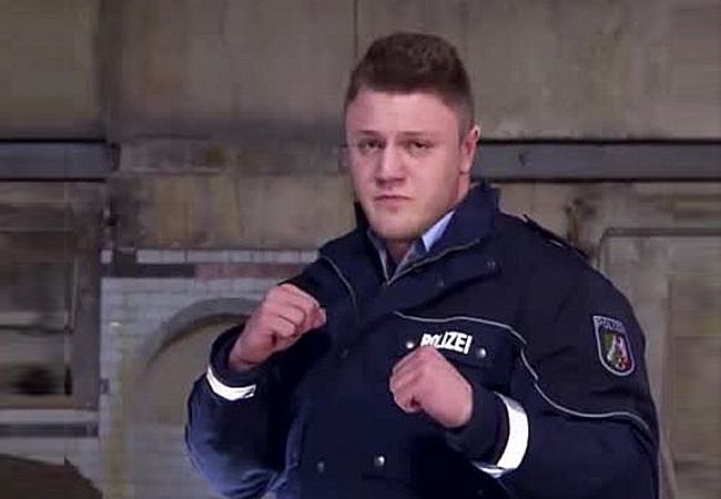 Politieagent Michael Smolik tekent bij 'GLORY Kickboxing'