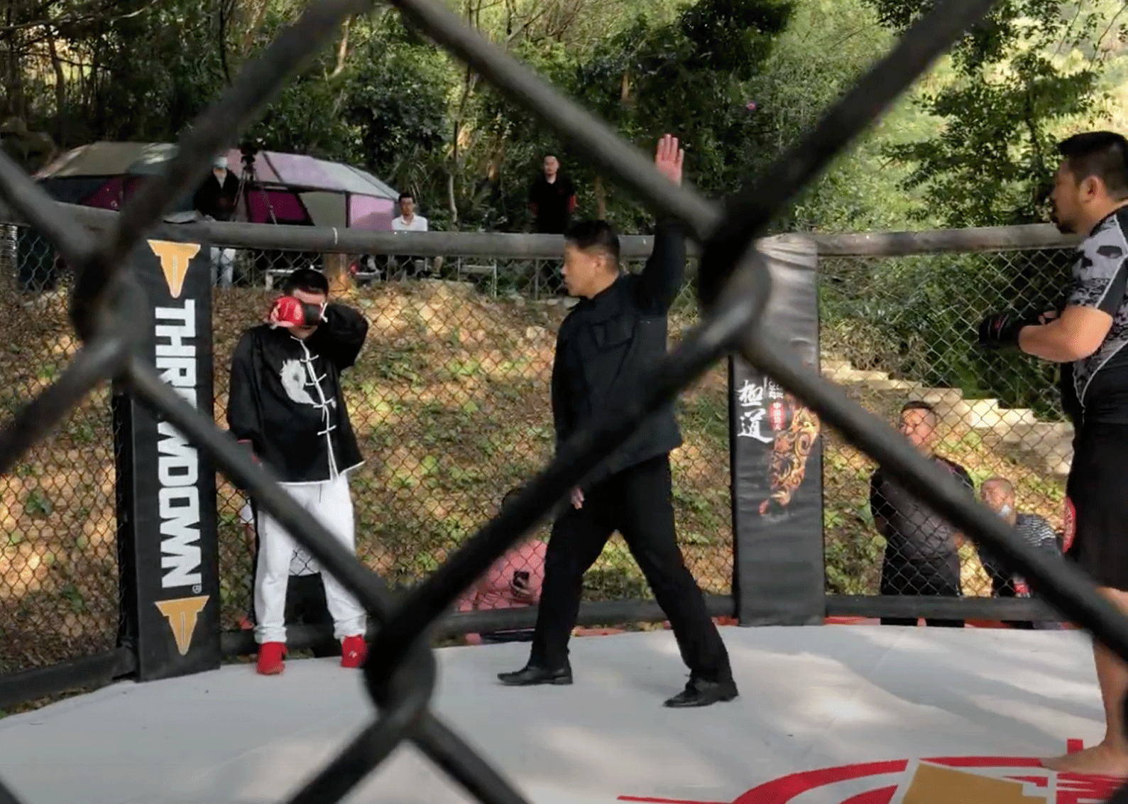 10 seconden knock-out: MMA-vechter geeft achtergrond video vrij