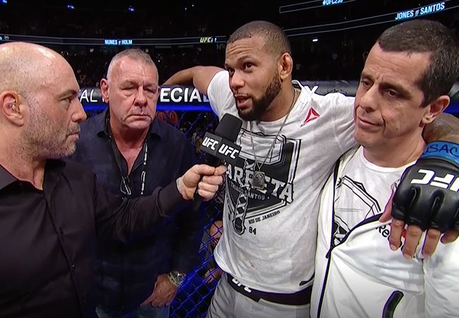 UFC-vechter Thiago Santos knie compleet kapot getrapt