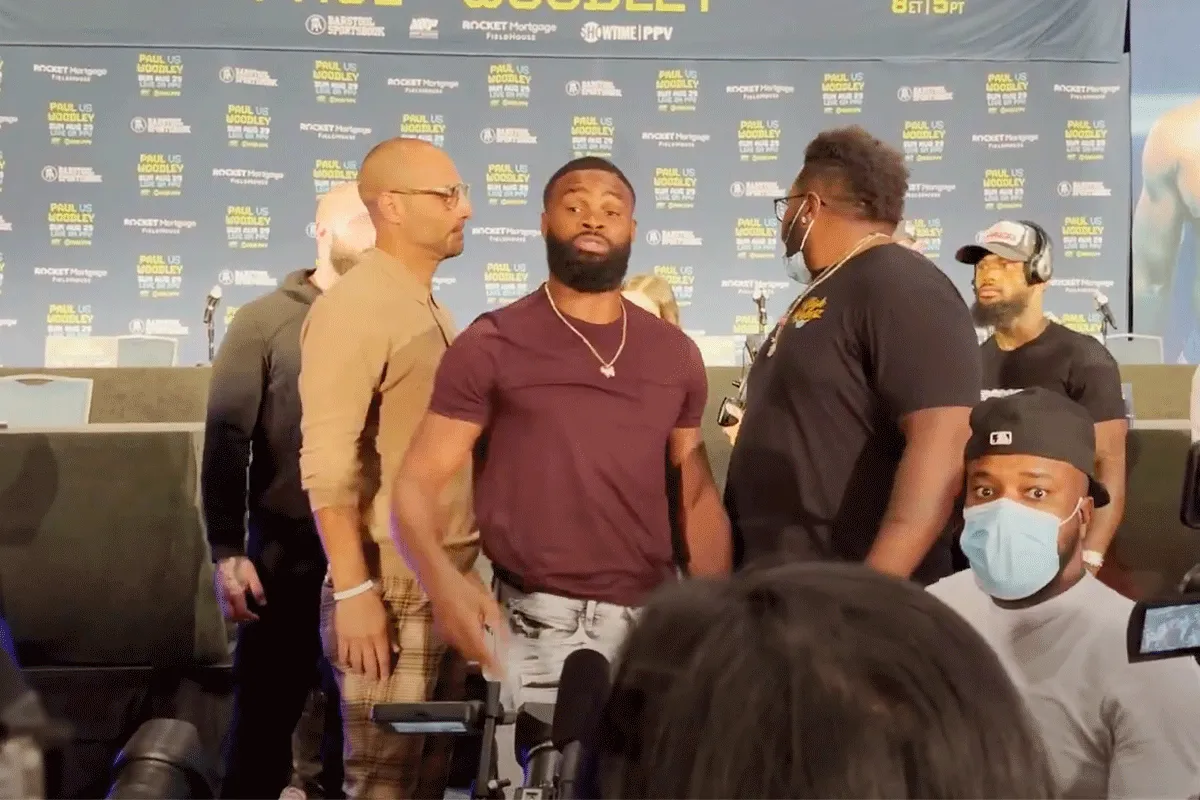 ZWARE BLESSURE: UFC vechter Tyron Woodley flink gesloopt
