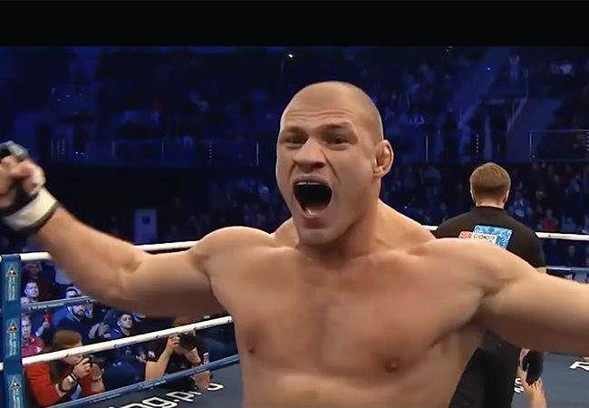 Russische 'vechtmachine' Shtyrkov tekent bij UFC (video)