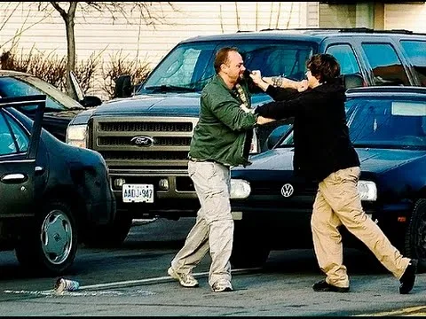 Ruzie in het verkeer met MMA vechters loopt slecht af