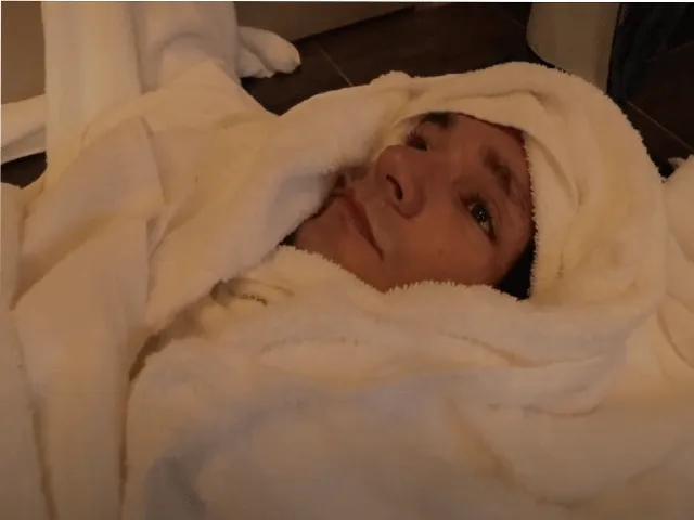 BIZARRE AFVAL VIDEO: MMA-vechter neemt bruut risico