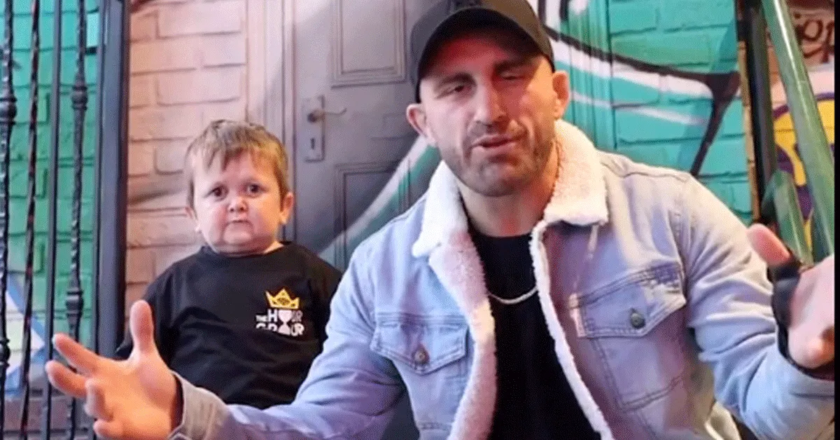 Hasbulla en UFC-ster Volkanovski teamen! 'Daar ga je' (video)