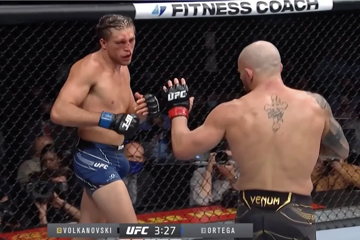 ZIEN! Volkanovski STRAFT Ortega af in heftige UFC-titelstrijd