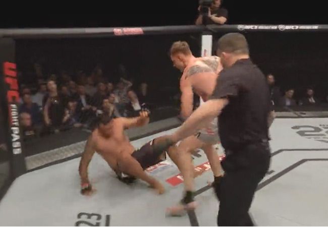 Video: Alexander Volkov slaat Fabricio Werdum knockout in Londen