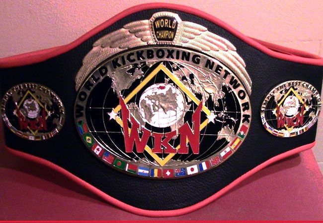 Carlos Coello vecht tegen Joao Goncalves voor de WKN Muay Thai bantamgewicht titel