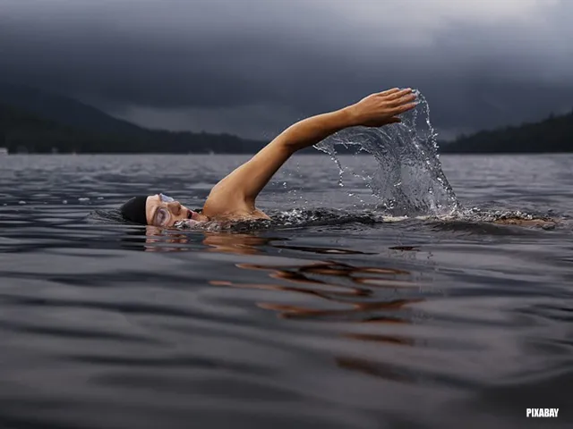 DOEN: Waarom zwemmen goed is voor vechtsporters