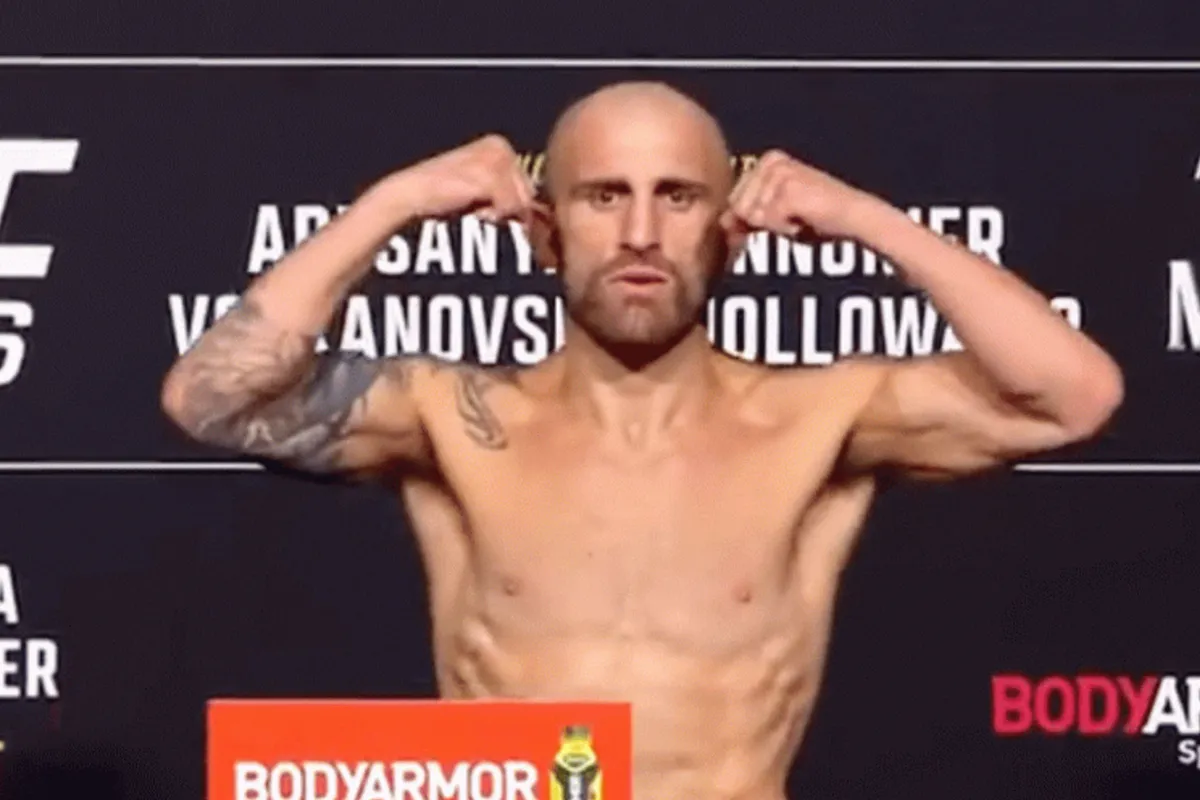 Ilia Topuria's coach adviseert Alex Volkanovski pauze en opwarmgevecht