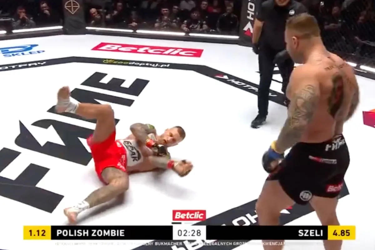 Wrzosek breekt elleboog na lowkick tegenstander! 'Val breker'