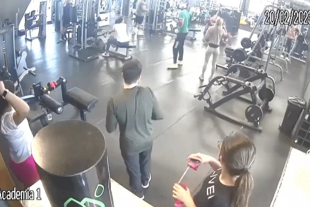 🎥 Fitnesstrainer (20) doodgeschoten in bomvolle sportschool! Dader op de vlucht