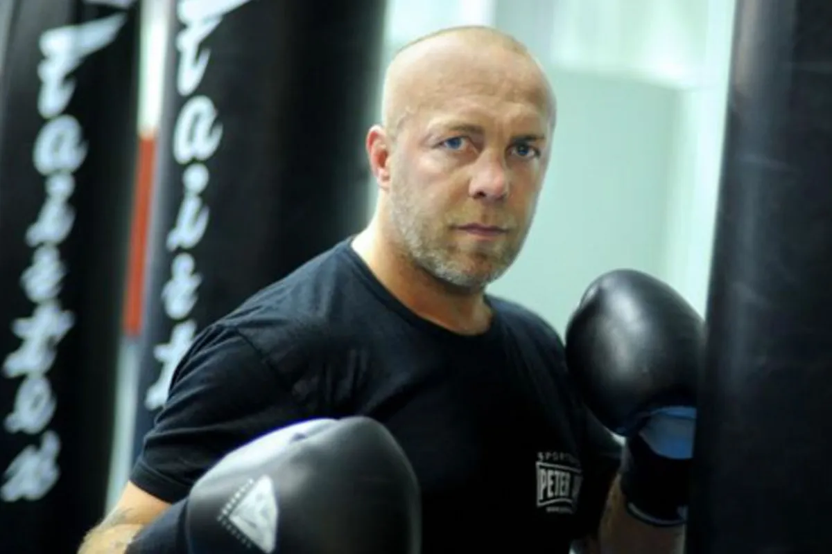 Kickboks fans eren legende Ramon Dekkers op 10e sterfdag! 'The diamond lives on'