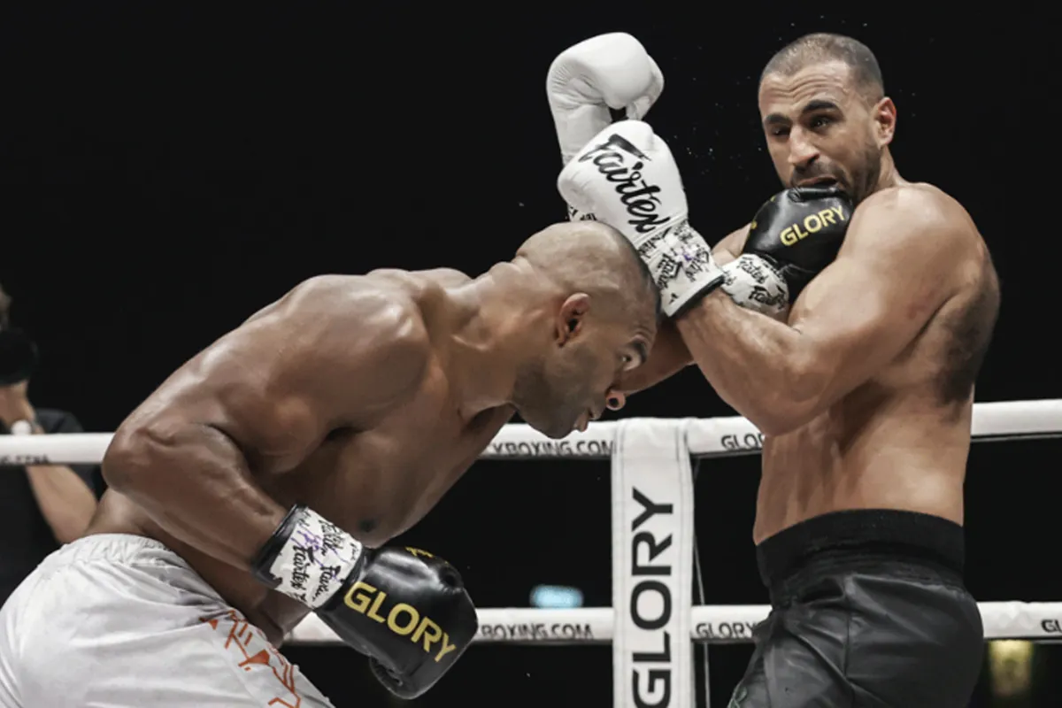 Alistair Overeem in de hoek van McSweeney tijdens Badr Hari gevecht! 'Extra spannend'