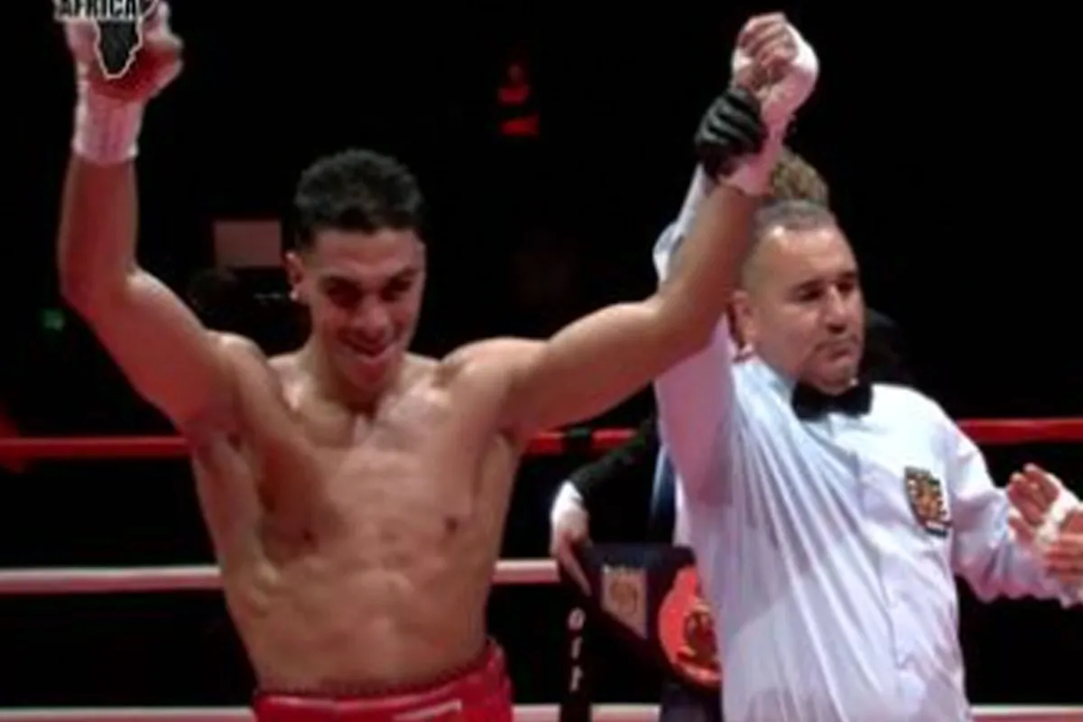 🇲🇦 Ongeslagen topbokser Anas Messaoudi boekt 15ᵉ overwinning met claimen IBF titel