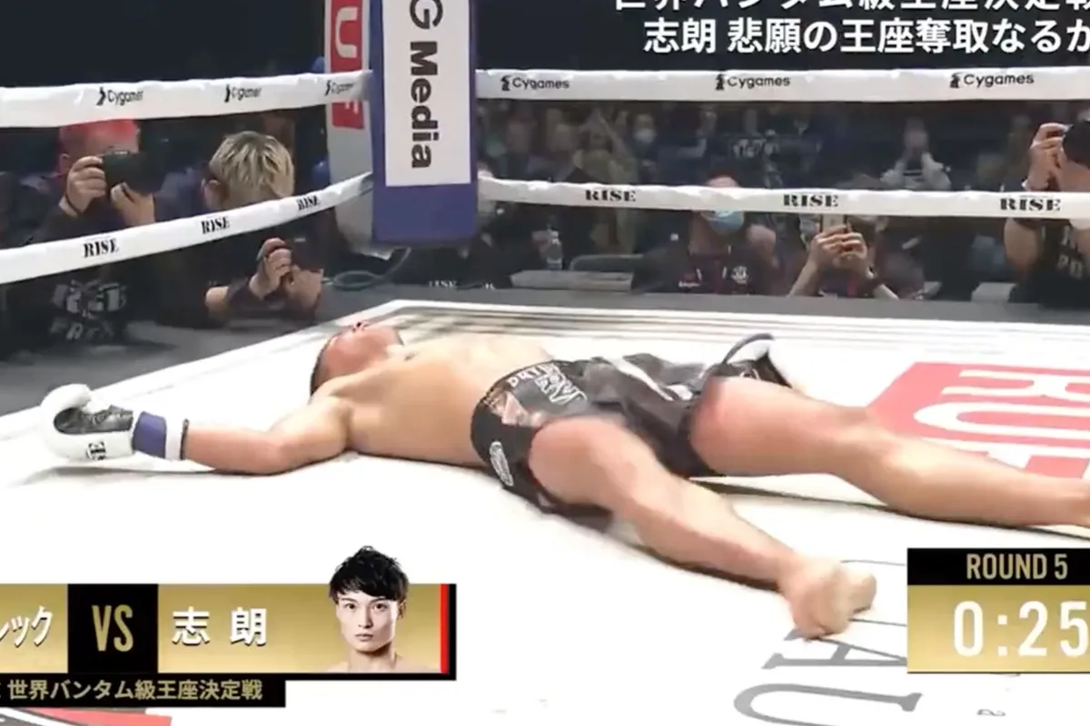 KO killer! Kickbokser sloopt tegenstander met dodelijke lowkicks en pakt wereldtitel