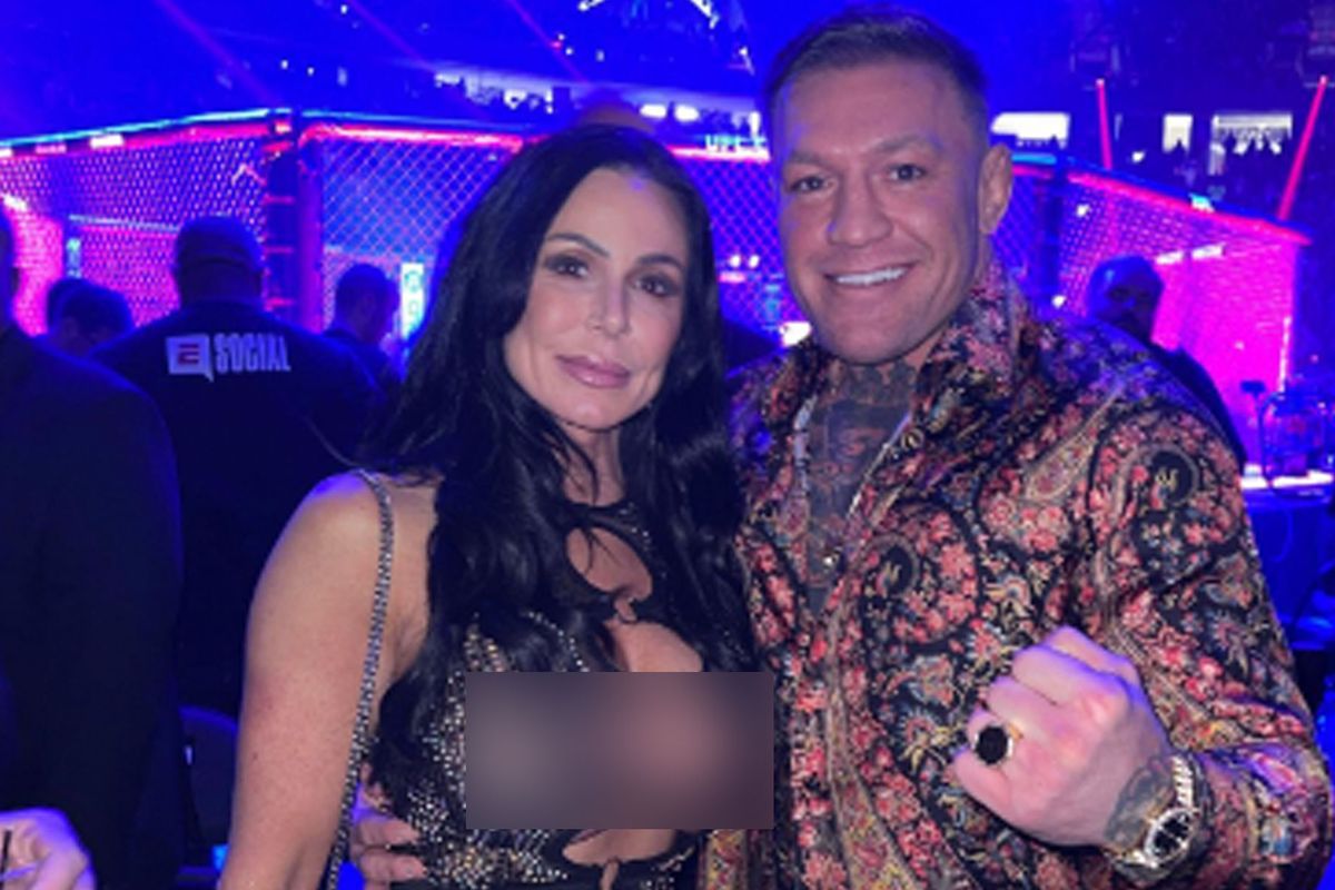 Pornoster Kendra Lust strikt UFC-iconen als Conor McGregor voor fotoshoot