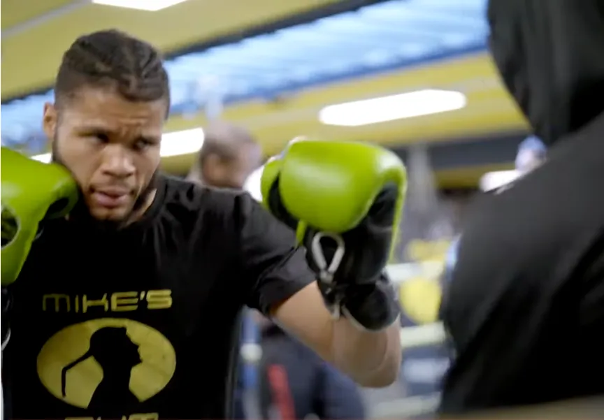 Glory debutant Chico Kwasi versloeg al een aantal kickboksers van de organisatie! 'En niet een beetje'