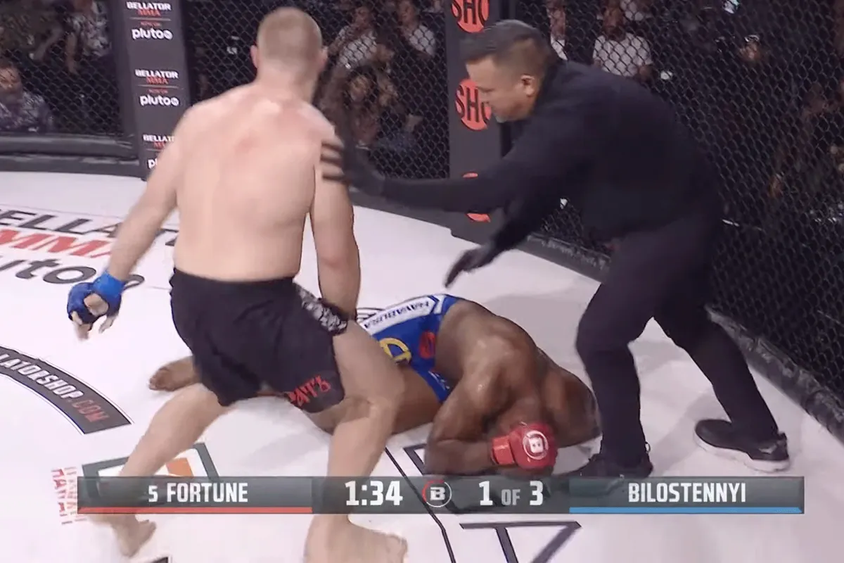 'Niet normaal!' Bellator debutant gediskwalificeerd na vuile actie tijdens gevecht