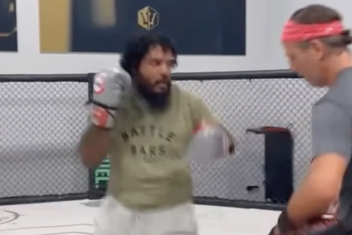 Vechtlegende Tyrone Spong start comeback training! 'Let's Go'