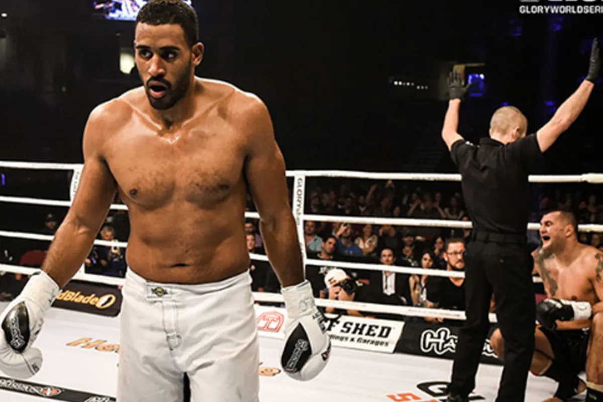 Glory knock-out koning Adegbuyi gaat deze zaterdag rivaal Laidouni slopen