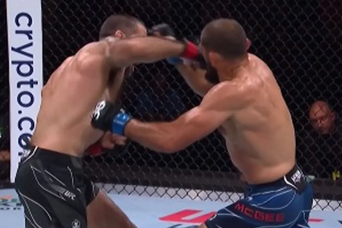 UFC'er Matt Brown scoort verwoestende walk-off knockout op Court McGee