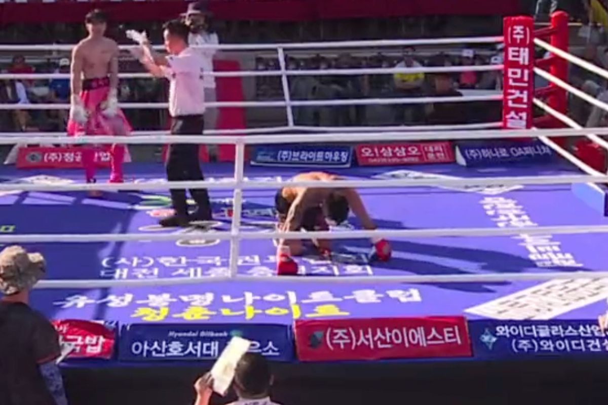 🎥 Bizar einde bokswedstrijd in Korea! 'Kon het niet meer inhouden'