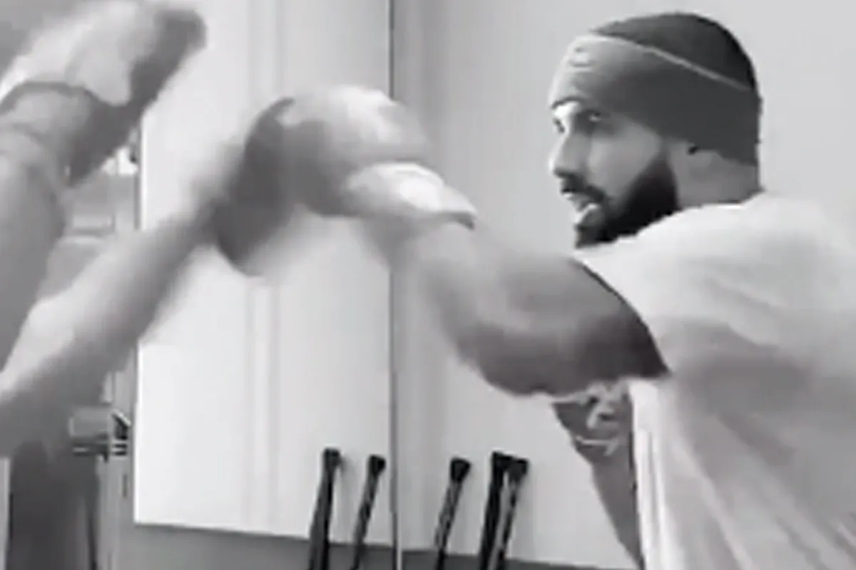 Rapper Drake's boksfiasco! Fans kunnen hun lachen niet inhouden