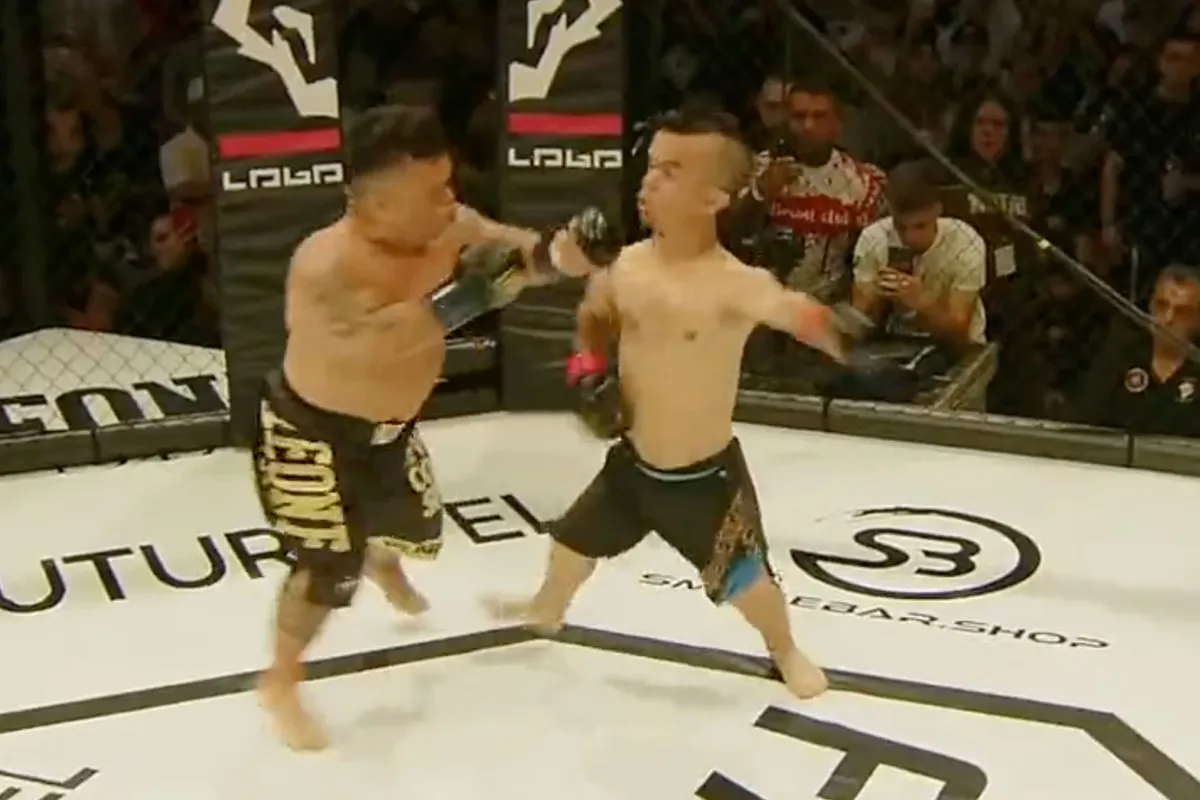 🎥 Woeste illiputters en Botox Lippen markeren MMA-event in Madrid!