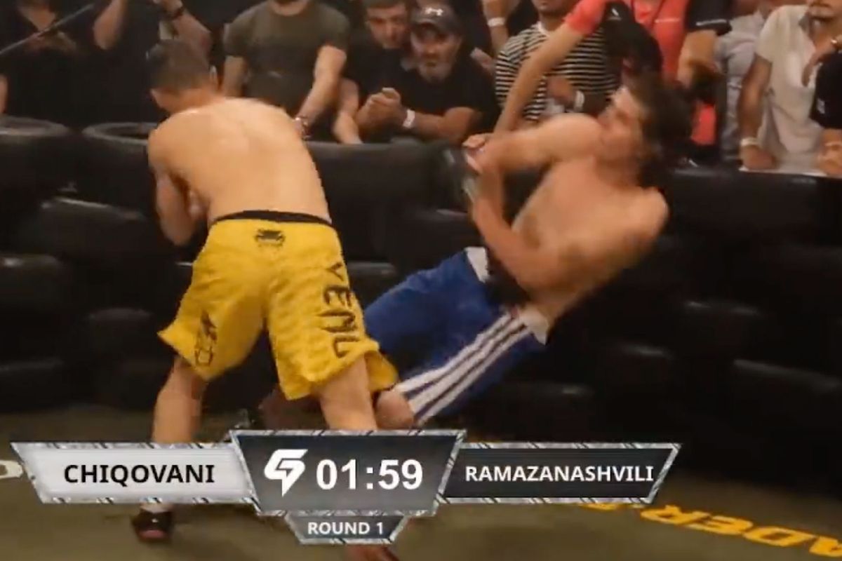 Bliksemsnelle '1-seconde KO': Bareknuckle-bokser laat tegenstander verbijsterd achter