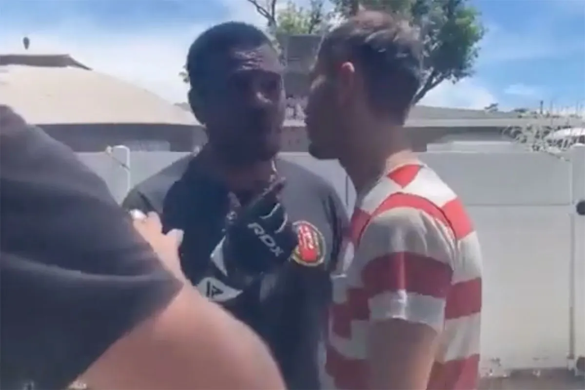 🎥 Wijsneus geklapt na stoer doen tijdens MMA-les door coach! 'Geen karate kid dit'