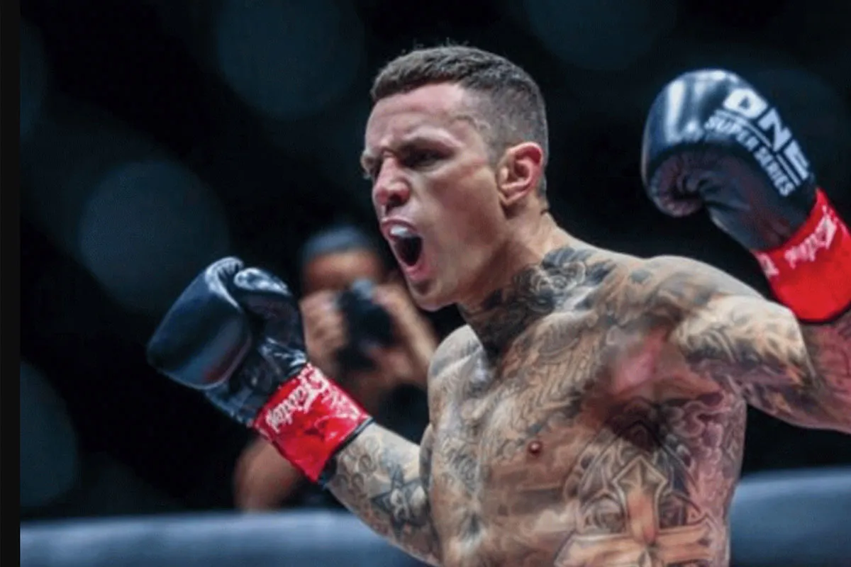 Kickboks-ster Nieky Holzken geeft tijdslijn voor pensioen: 'dan stop ik er mee'