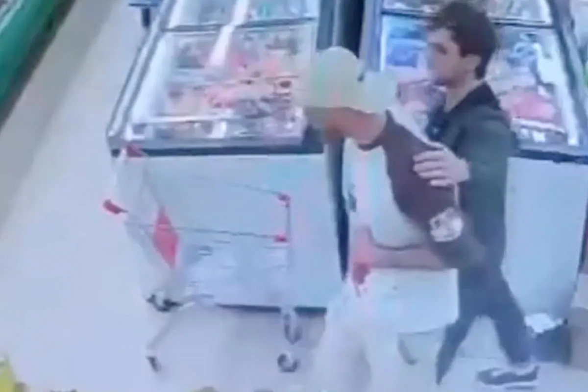 🎥 Brute steekpartij! Kooivechter Dzhahar Mazhidov slachtoffer 'redde zelf man'