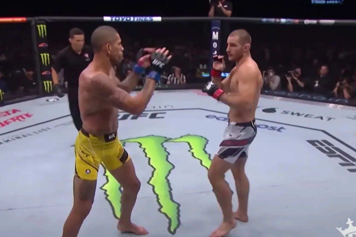 UFC-sterren Alex Pereira en Sean Strickland de boksring in: 'Het grote geld lonkt'