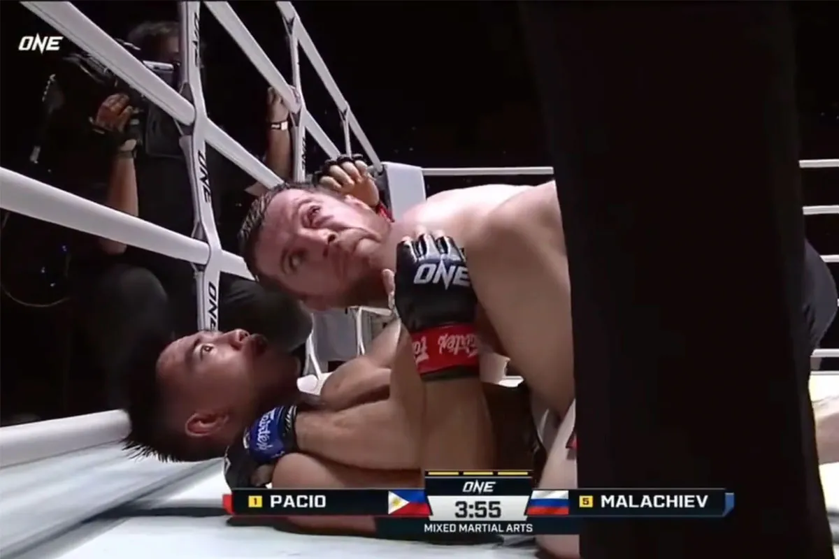 🎥 Ding Dong! Dikke blunder tijdens ONE Championship gevecht zorgt voor verwarring