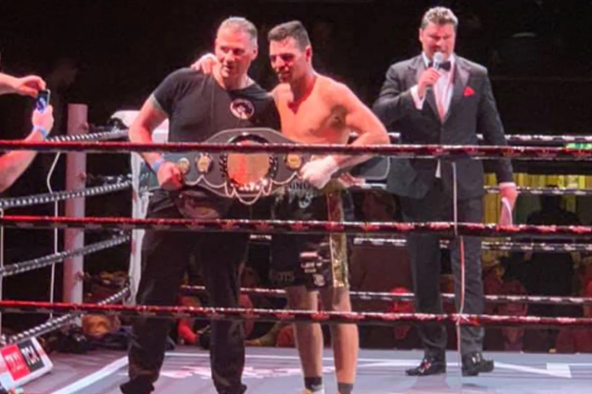 Onvrede rond titelgevecht Ben Bril boksgala Amsterdam: Kohlen en Karahxa claimen beide winst