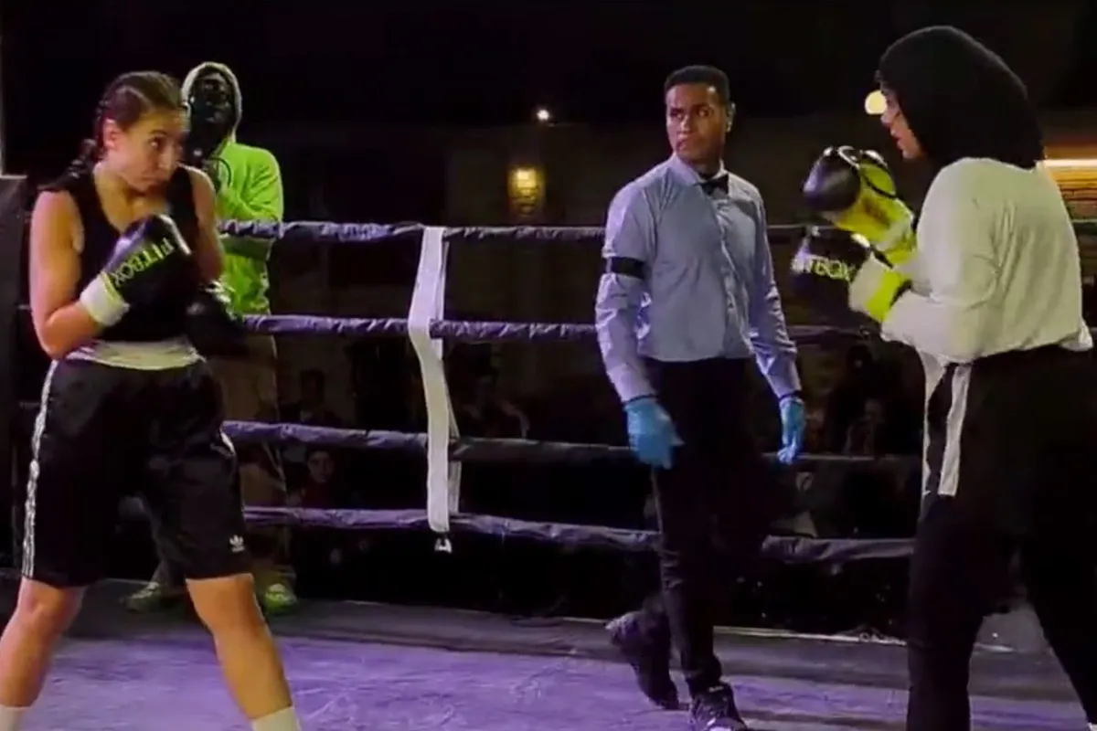 🎥 Hoofddoek bokser leidt tot discussie na incident: Veiligheidsrisico in de ring?