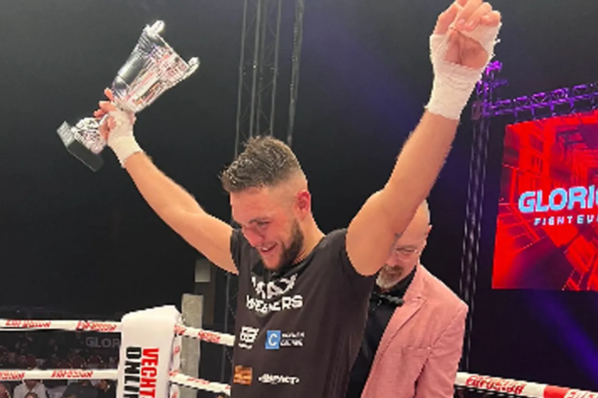 Vechtmachine! Titelkans voor Max Weekers na winnen 8-man Enfusion kickbokstoernooi