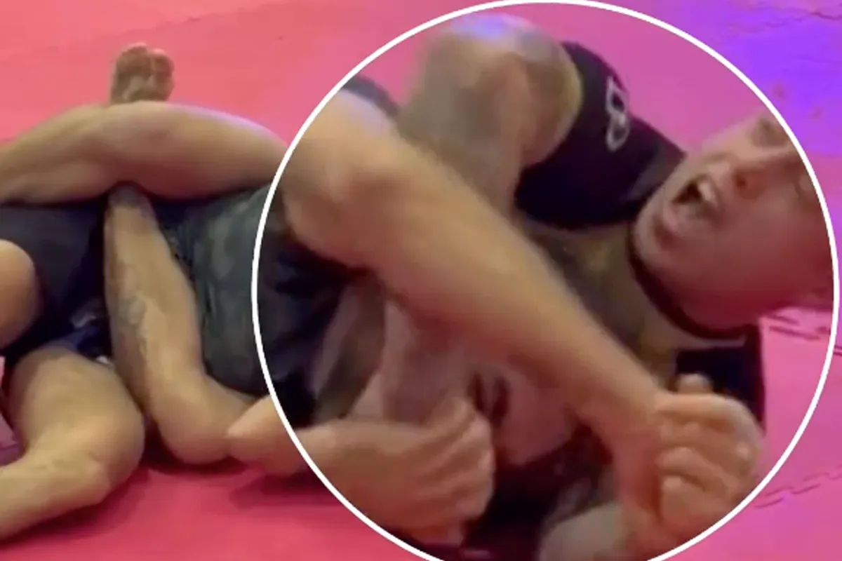 🎥 Vampier modus! BJJ vechter zet tanden in tegenstander tijdens verhitte wedstrijd