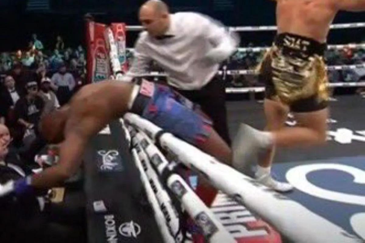 🎥 Niet te geloven! Bokswedstrijd verandert in chaotische vertoning