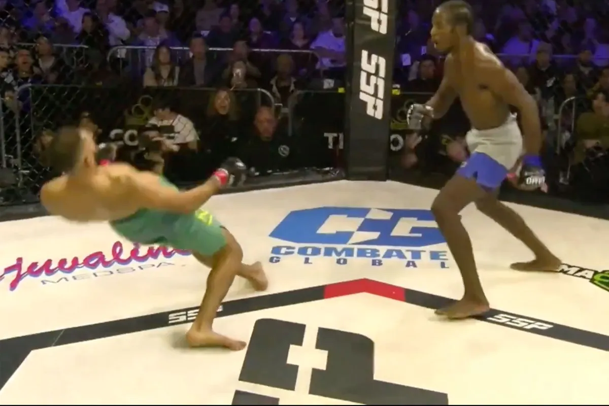 🎥 Ongelooflijke knock-out tijdens MMA amateurgevecht: 'UFC kijkt u mee'