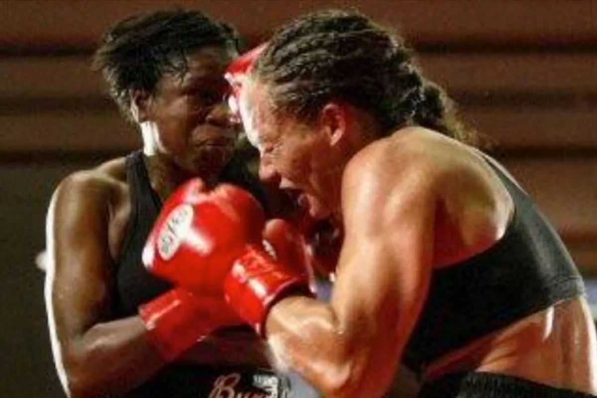 Nederlandse wint als enige vrouw K-1 kickbokstoernooi: 'Erkenning ho maar'