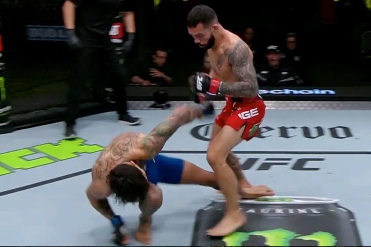 Donderklap! Dan Ige slaat Andre Fili onderuit met 1 stoot op UFC Vegas 86 (video)